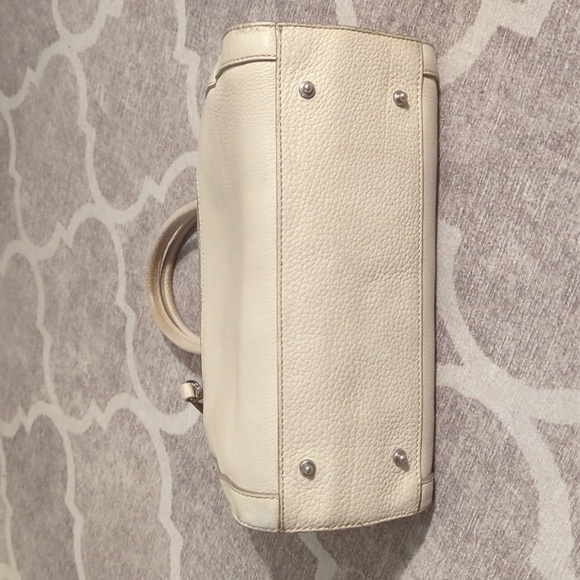 Vintage Y2K Dooney & Bourke Alto Tassel Tote in Bone Leather - Picture 5 of 7